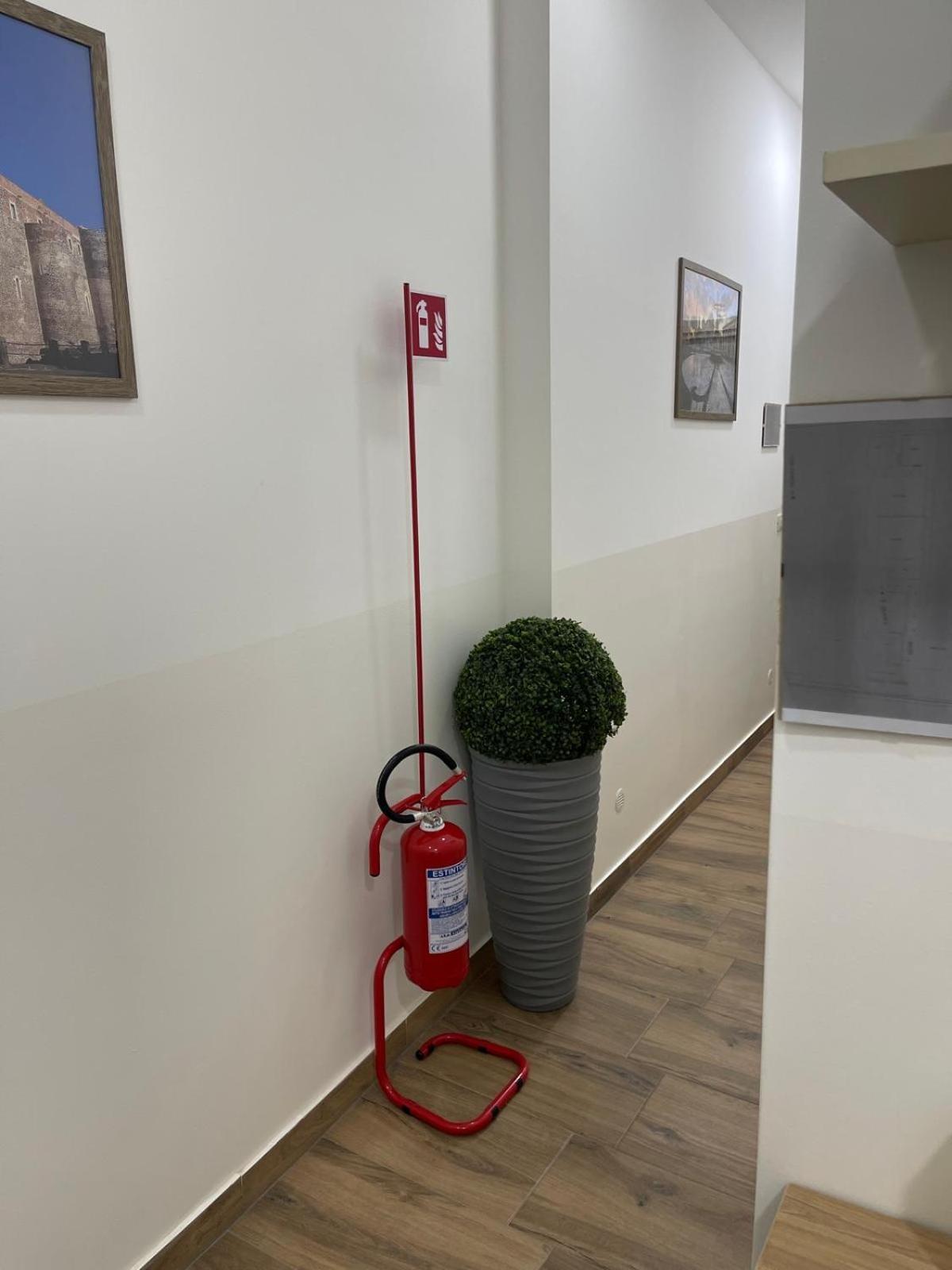 Calabro 21 Appartament Катания Экстерьер фото